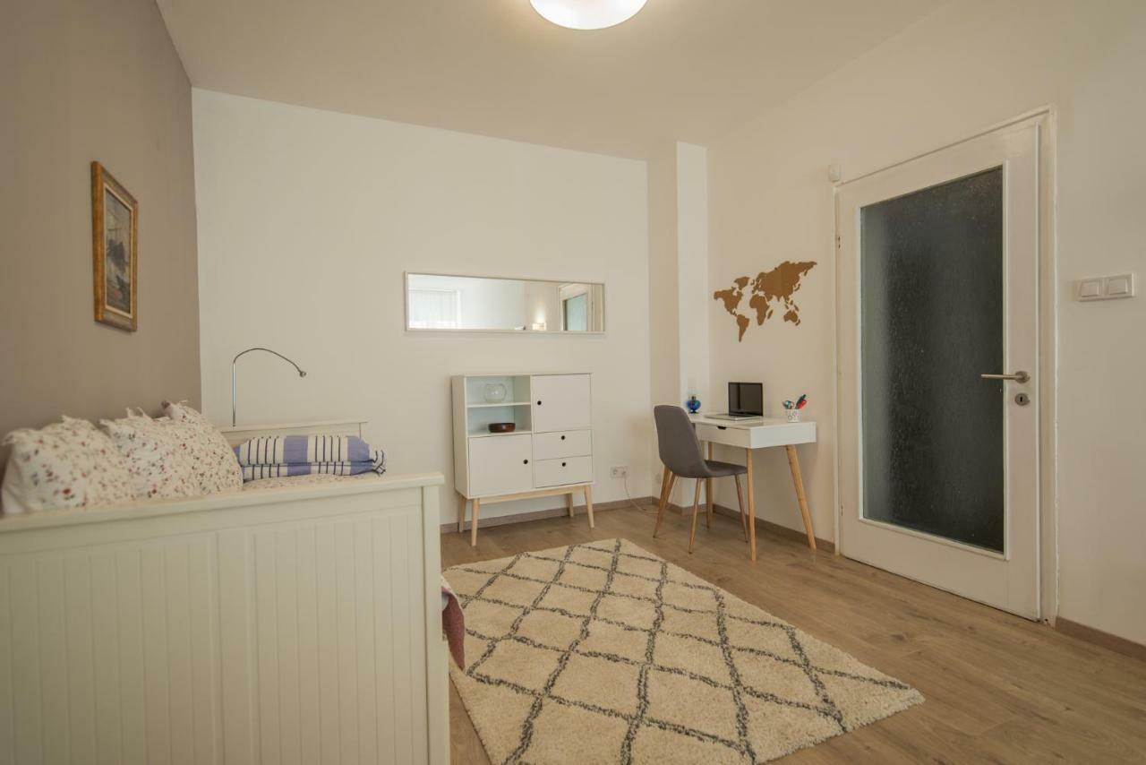 Chic And Spacious Apartment In Central Sofia - Patriarh Evtimiy By Flat Mаnager エクステリア 写真