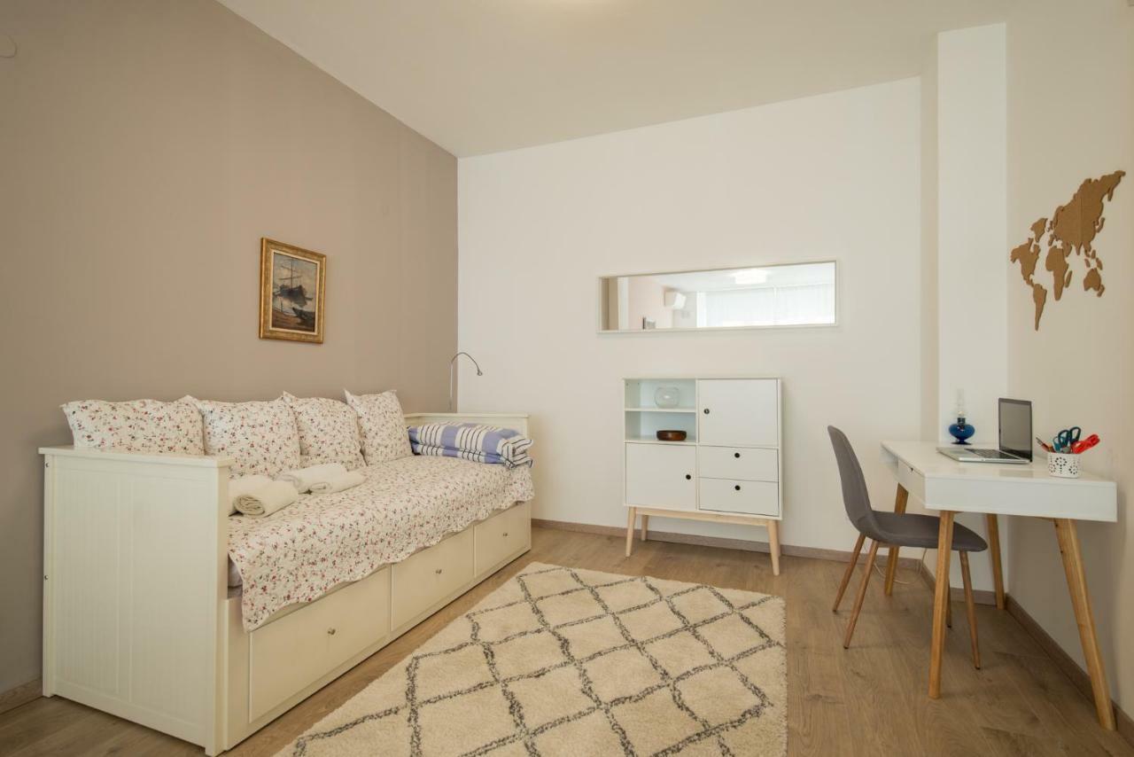 Chic And Spacious Apartment In Central Sofia - Patriarh Evtimiy By Flat Mаnager エクステリア 写真